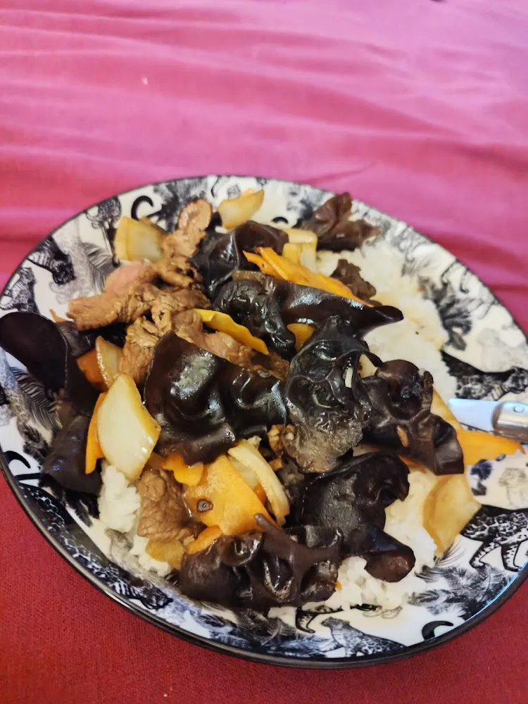 Boeuf Aux Champignons Noirs